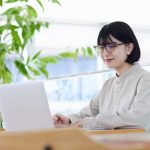 エントリシートをメール添付で送ろうとする学生